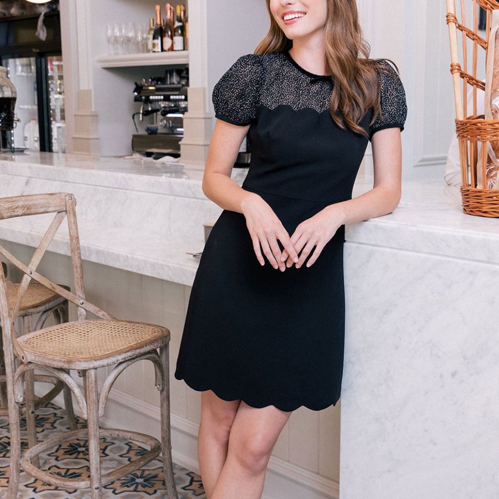 Gal Meets Glam Rhiannon Dress | Black | Scallop